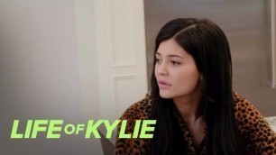 'Kylie Jenner Is Over Her Rainbow Colored Hair | Life of Kylie | E!'