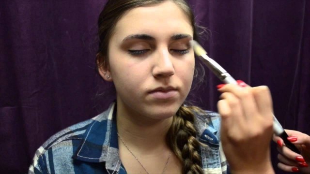 'Sweet LeiLani\'s No Baggage Mineral Eye Illuminator on Teenage Skin Tutorial'