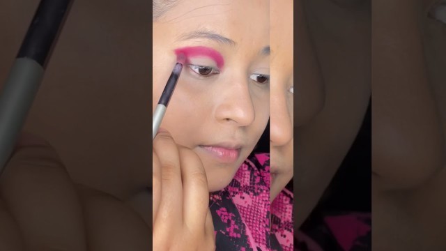 'Graphic Eyeliner Tutorial | Pink Makeup Look @SUGAR Cosmetics @Maybelline New York India #shorts'