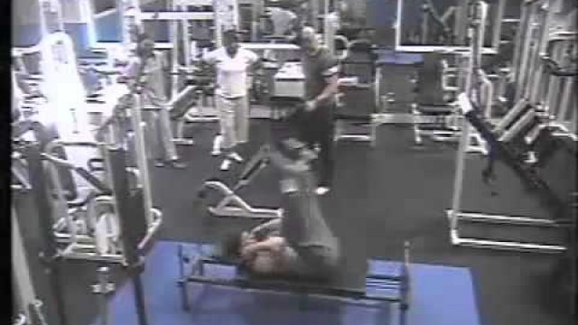 'spor salonunda komik kaza - Funny Accident in Gym :)))).FLV'