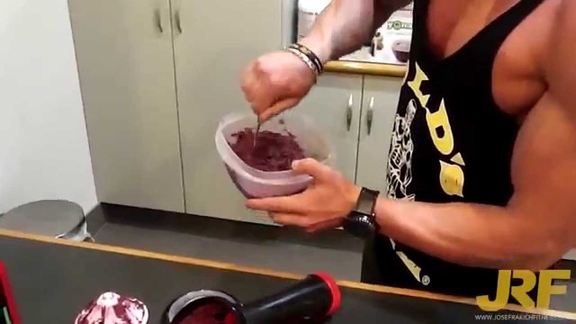 'Josef Rakich - 4 MINUTE PROTEIN ICE CREAM!'