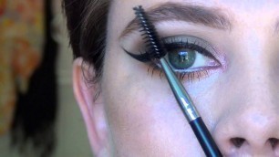 'Eyebrow sculpting with Smitten Whipped Brow Paints and Chloe Joy'
