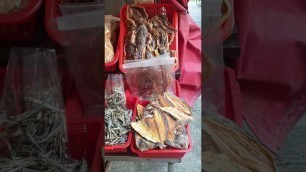 'Fried Animal Food Market in Hong Kong China #shorts'