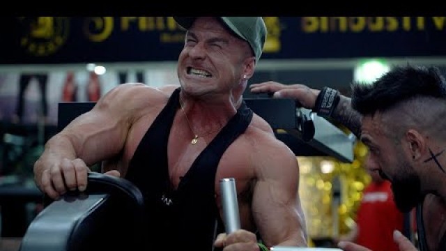 'Back & Biceps with Darren Farrell IFBB PRO (Growth Tips!)'