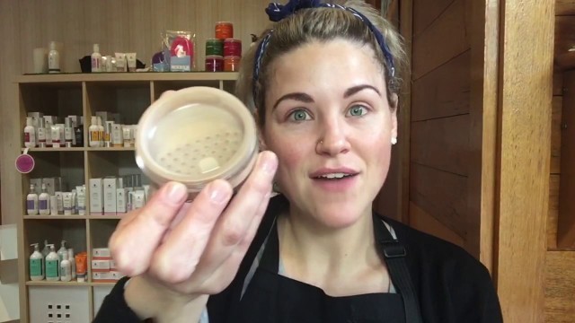 'Applying Smitten Cosmetics Mineral Makeup Foundations'