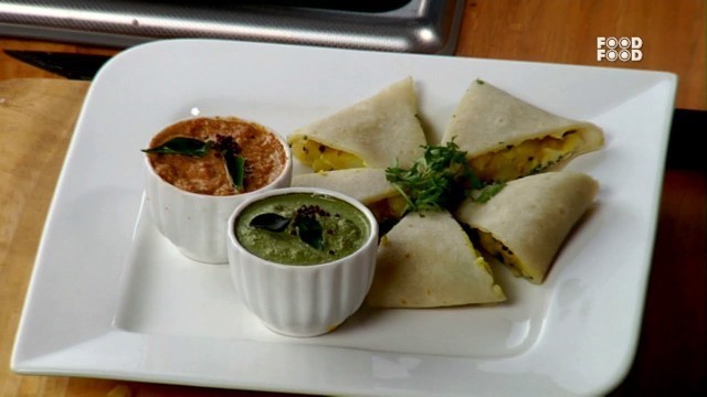 'Cheesy Dosa Triangles - Mummy Ka Magic'