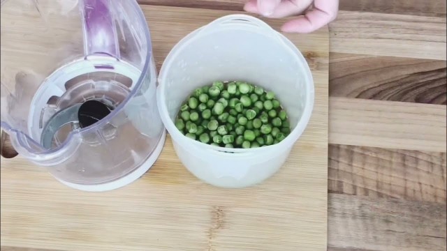 'How to make : Homemade Baby Food from 6 months - Potatoes + Peas Purée'