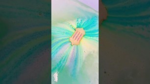 'Light The Night | Lush Cosmetics Bath Bomb | LUSH bath bomb demo 