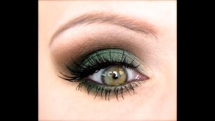 'MAC Makeup Tutorial: Green Smokey Eye'