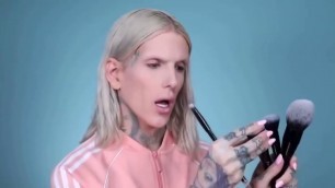 'Jeffree star trying compliment bhad bhabie’s makeup line'