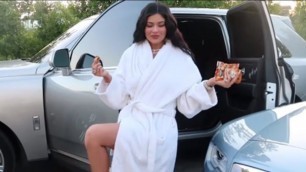 'Small Details We Noticed In Kylie Jenner: A Day In The Life'