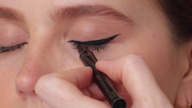 'How To: Winged Eyeliner | Napoleon Perdis'