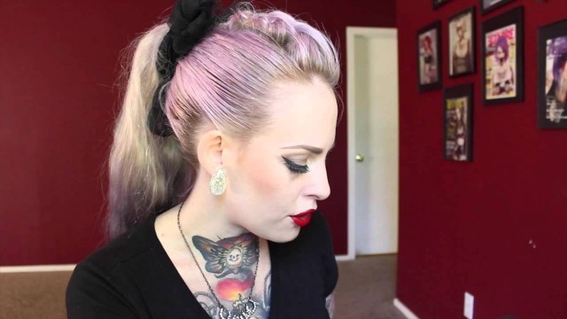 'Jeffree Star Cosmetics Velour Lipstick Review by Kandy K'