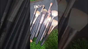 'Makeup brushes unboxing 