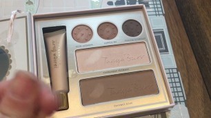 'Tanya Burr Cosmetics Christmas Unboxing 2016'