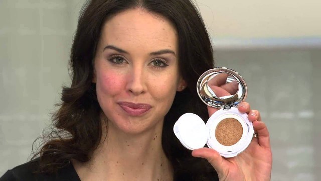 'It Cosmetics CC Veil SPF 50 Foundation Cushion Compact with Brush with Carolyn Gracie'