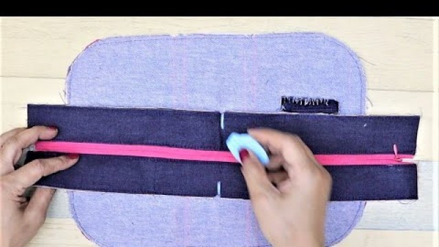 'How To Make Cosmetic Bag From Jeans | Jeans Bag | Old Jeans Reuse Ideas'