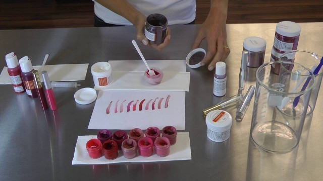 'Liquid Matte Lipstick - Making Cosmetics DIY tutorial'