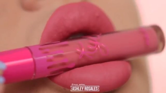 'KYLIE JENNER\'S LATEST LIPSTICK SWATCHES AND REVIEW'