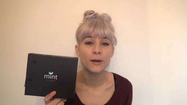 'Customer review of Mint Cosmetics teeth whitening kit'