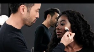 'How to Choose the Perfect Highlighter for Your Skin Tone | Bobbi Brown Cosmetics'