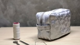 'Dopp kit, toiletry bag, cosmetic bag and how it\'s made'