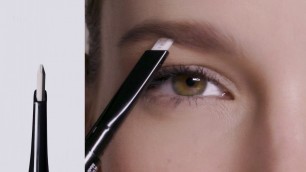 'Easy Brow Tutorial: The Boss Brow | Brow Tutorials | Bobbi Brown Cosmetics'