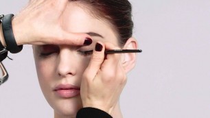 'Exclusive Bobbi Brown Makeup How To: The Secret to Standout Eyes'