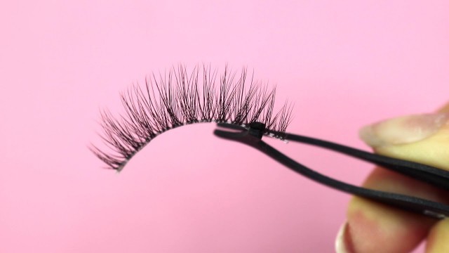 'Faux Mink Lashes - Fiesty | DB Cosmetics'