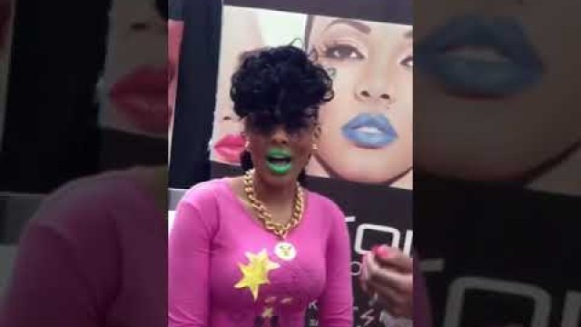 'Keyshia Ka’oir and fans 2018'