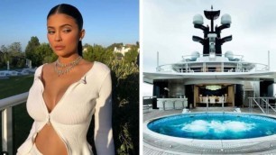 'Kylie Jenner to ring in 22nd BIRTHDAY on $250 million superyacht | MEAWW'