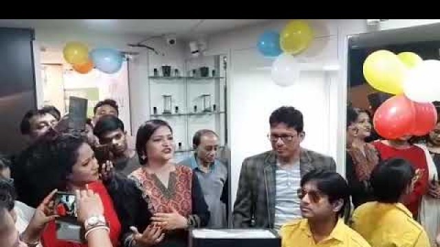 '#Amway founder diamond Sagarika chakraborty inaugurate \"Attitude beauty hub\"'