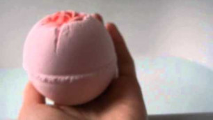 'Bomb Cosmetics Pink Lady Bath Blaster Demo'