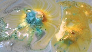 'LUSH Cosmetics Fizzbanger Bath Bomb Demo'