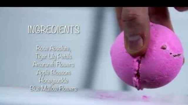 'Lush Cosmetics Rose Queen Bath Bomb Demo'