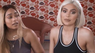 'kylie jenner and jordyn woods repeating each other for 50 seconds'