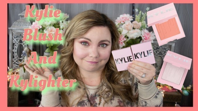 'REVIEW AND FIRST IMPRESSION OF THE KYLIE COSMETICS BLUSH AND KYLIGHT!'